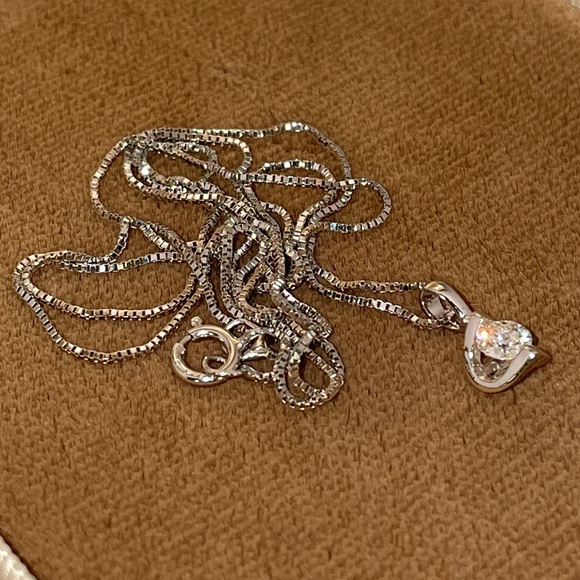 Solid 14K White Gold Natural Diamond Solitaire Pendant Box Link Chain Necklace - Picture 7 of 15